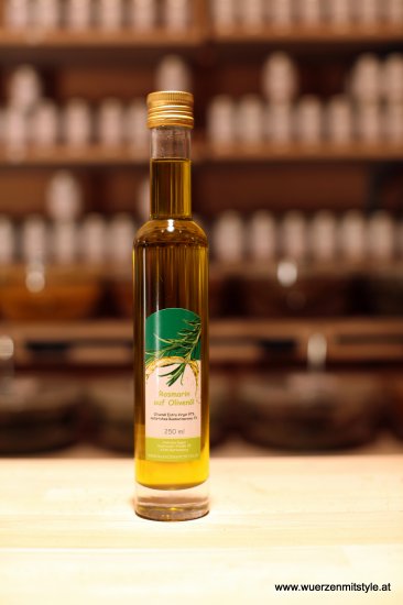 Rosmarin auf Olivenöl 250ml - zum Schließen ins Bild klicken
