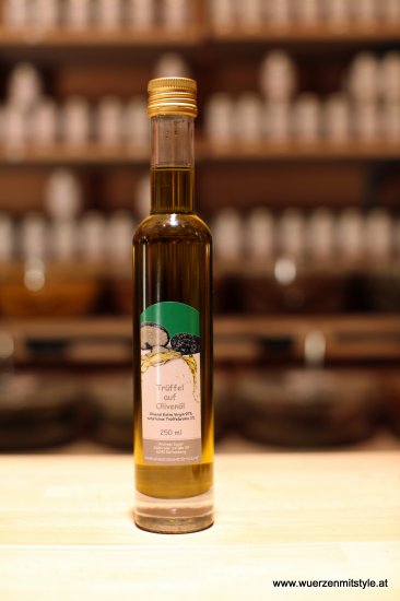Trüffel auf Olivenöl 250ml - zum Schließen ins Bild klicken